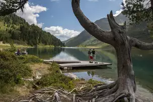Wanderer am Obersee im Defereggental © TVB Osttirol / Berg im Bild OG