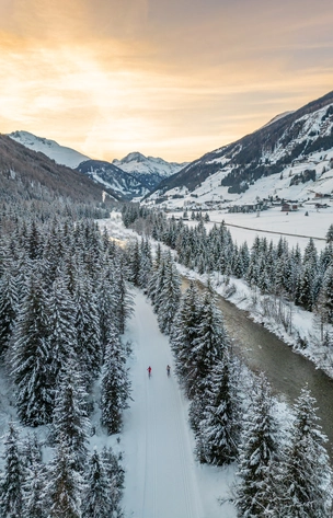 Abendstimmung im Winter im Defereggental © TVB Osttirol / Peter Maier